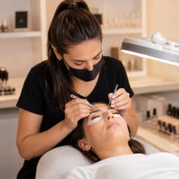 Cejas y pestañas